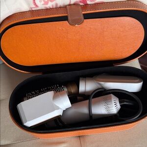 Nora Styler in Leather Case